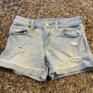 Gap Size 6 Midi Short distressed light wash